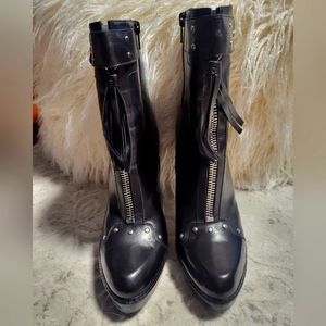 Stuart Weitzman Dominate Boot